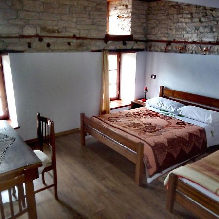 Guesthouse Celo Gjirokastër Exteriör bild