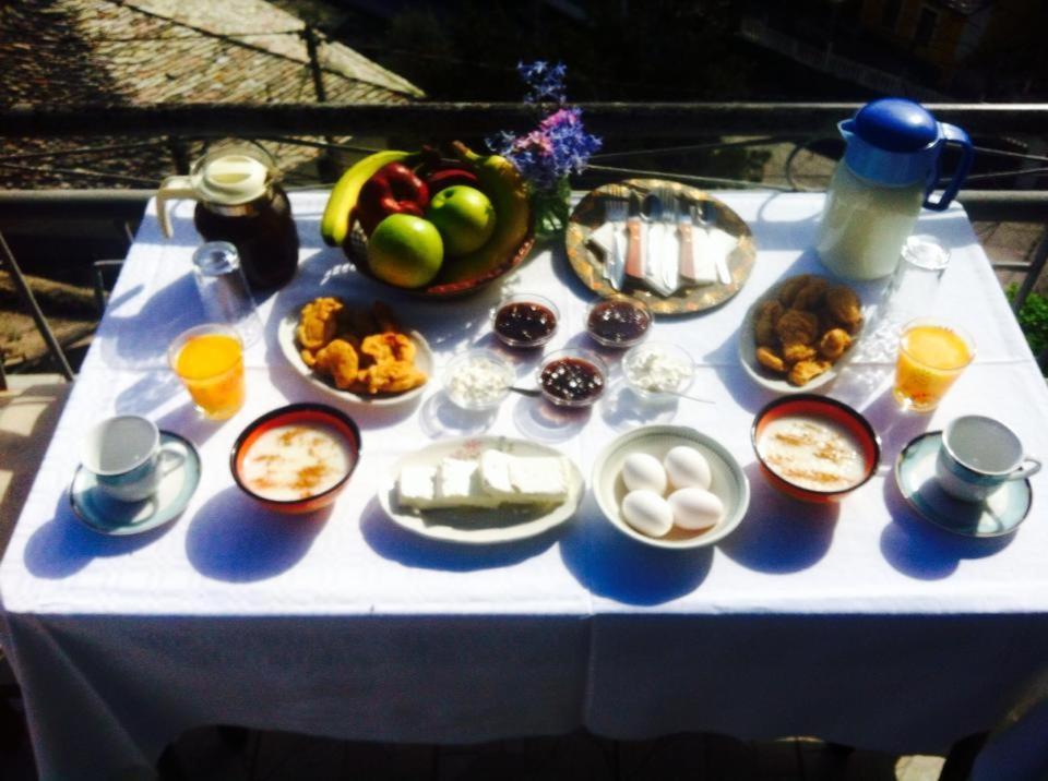 Guesthouse Celo Gjirokastër Exteriör bild