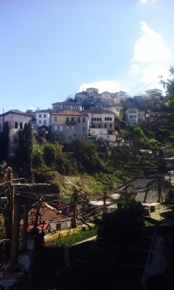 Guesthouse Celo Gjirokastër Exteriör bild