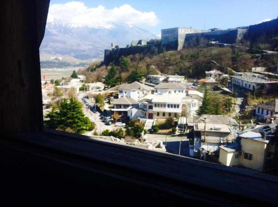 Guesthouse Celo Gjirokastër Exteriör bild