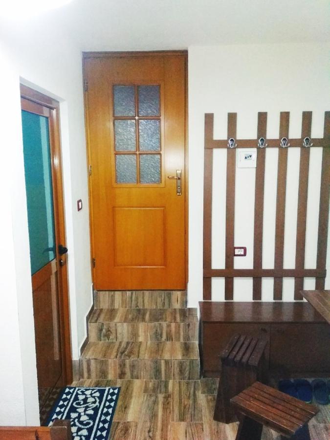 Guesthouse Celo Gjirokastër Exteriör bild